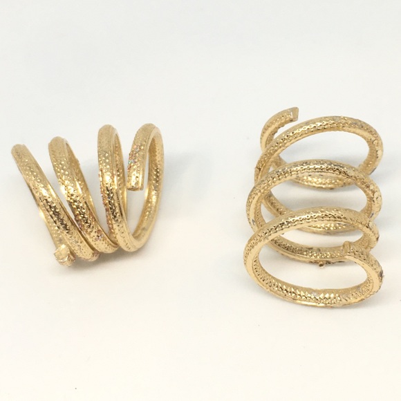 A Gold Spiral Rings - Picture 4 of 8